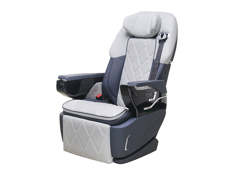 09902 2 car seats (2).jpg